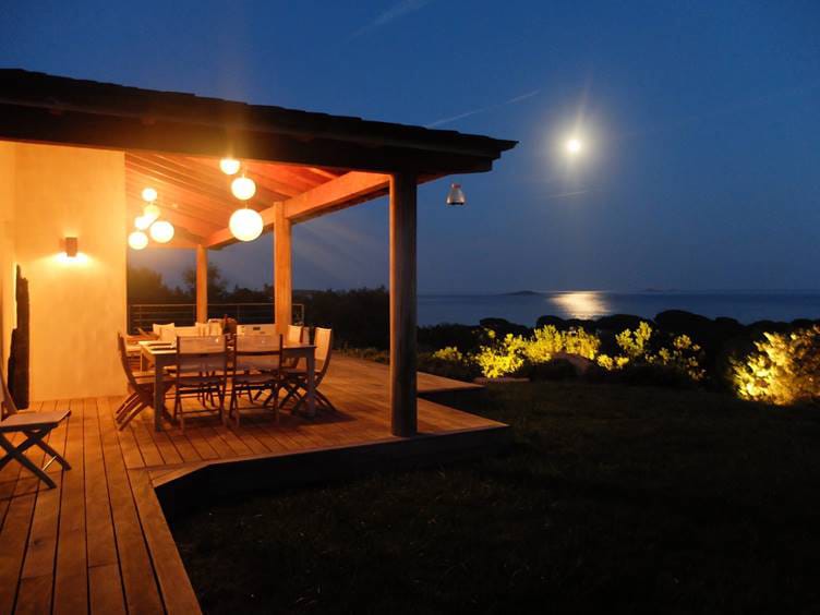 Terrasse de maison en Corse